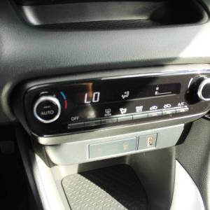 Toyota Yaris 1.5 Hybrid AUTOMATIK *NAVIGACIJA, KAMERA*