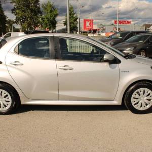 Toyota Yaris 1.5 Hybrid AUTOMATIK *NAVIGACIJA, KAMERA*