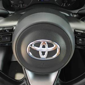 Toyota Yaris 1.5 Hybrid AUTOMATIK *NAVIGACIJA, KAMERA*