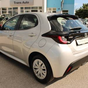 Toyota Yaris 1.5 Hybrid AUTOMATIK *NAVIGACIJA, KAMERA*