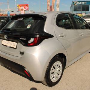 Toyota Yaris 1.5 Hybrid AUTOMATIK *NAVIGACIJA, KAMERA*