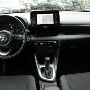 Toyota Yaris 1.5 Hybrid AUTOMATIK *NAVIGACIJA, KAMERA*
