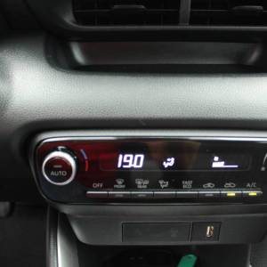 Toyota Yaris 1.5 Hybrid AUTOMATIK *NAVIGACIJA, KAMERA*