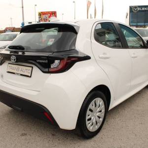 Toyota Yaris 1.5 Hybrid AUTOMATIK *NAVIGACIJA, KAMERA*