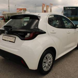 Toyota Yaris 1.5 Hybrid AUTOMATIK *NAVIGACIJA,KAMERA*