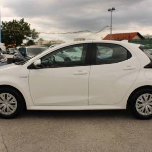 Toyota Yaris 1.5 Hybrid AUTOMATIK *NAVIGACIJA,KAMERA*