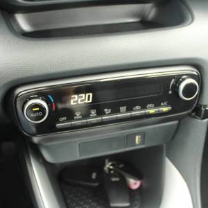 Toyota Yaris 1.5 Hybrid AUTOMATIK *NAVIGACIJA,KAMERA*