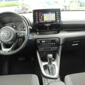Toyota Yaris 1.5 Hybrid AUTOMATIK *NAVIGACIJA,KAMERA*