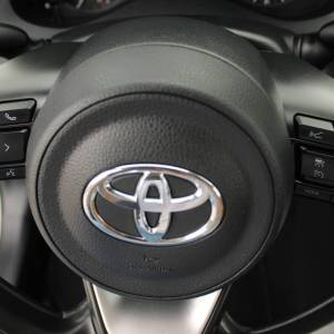 Toyota Yaris 1.5 Hybrid AUTOMATIK *NAVIGACIJA,KAMERA*