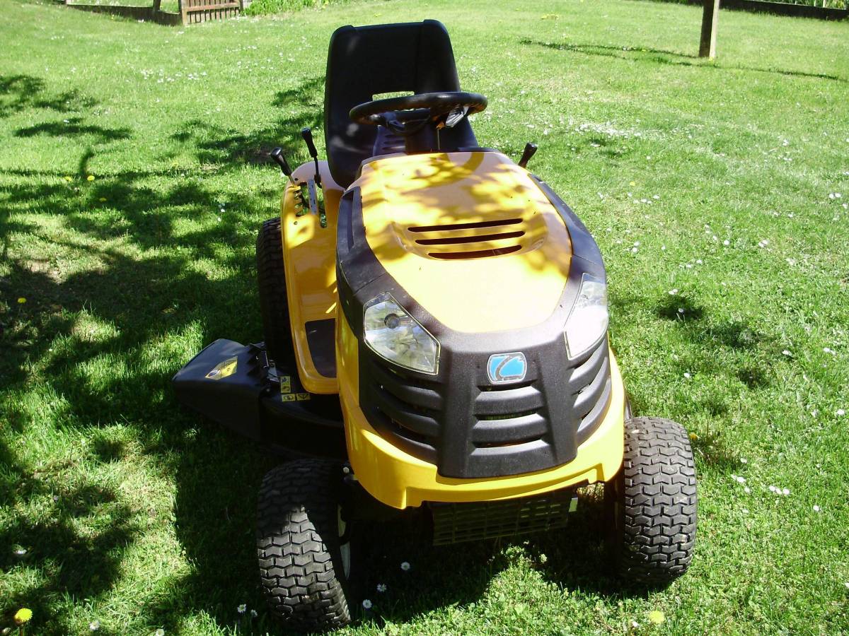TRAKTOR KOSILICA CUB CADET LT2 NS96