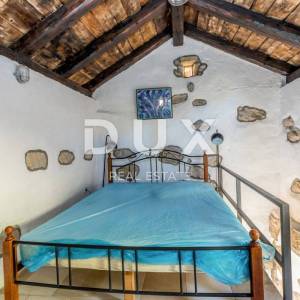 TRIBALJ, okolica Crikvenice -  Dvije kamene kuće s bazenom na mirnoj lokaciji okruženoj zelenilom