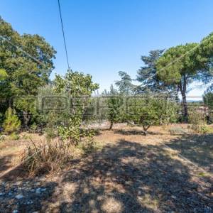 Troetažna kuća s dvorištem i pogledom na more, Trgetari, 247,26 m2