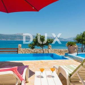 TROGIR, ČIOVO - Kuća prvi red do mora