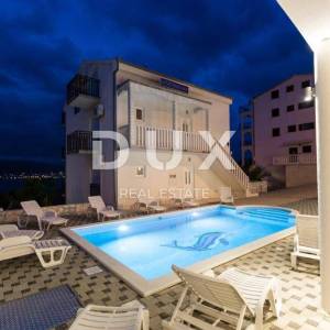 TROGIR, ČIOVO - Prostrana apartmanska kuća u blizini mora