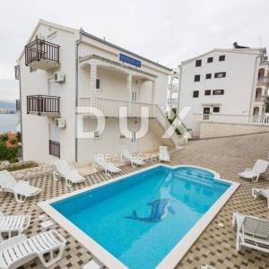 TROGIR, ČIOVO - Prostrana apartmanska kuća u blizini mora