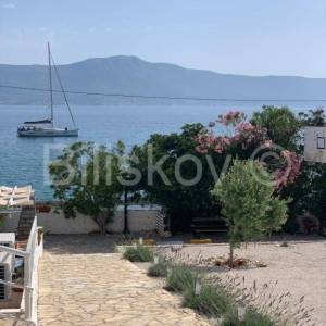 Trogir, obiteljska kuća prvi red do mora