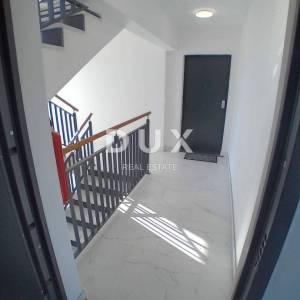 TROGIR, OKRUG GORNJI - Penthouse na vrhunskoj lokaciji s panoramskim pogledom na more i otoke!