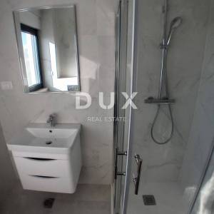 TROGIR, OKRUG GORNJI - Penthouse na vrhunskoj lokaciji s panoramskim pogledom na more i otoke!