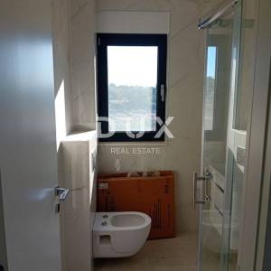 TROGIR, OKRUG GORNJI - Penthouse na vrhunskoj lokaciji s panoramskim pogledom na more i otoke!