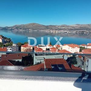 TROGIR, OKRUG GORNJI - Penthouse na vrhunskoj lokaciji s panoramskim pogledom na more i otoke!