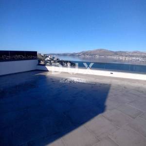 TROGIR, OKRUG GORNJI - Penthouse na vrhunskoj lokaciji s panoramskim pogledom na more i otoke!