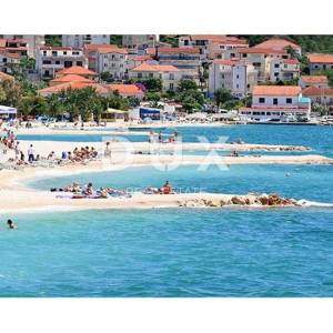 TROGIR, PANTAN - Građevinsko zemljište na vrhunskoj lokaciji! Prilika za graditelje!