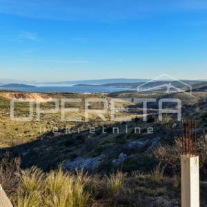 Trogir, Plano, građevinsko zemljište sa pogledom na zaljev