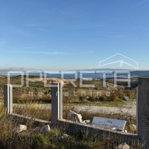 Trogir, Plano, građevinsko zemljište sa pogledom na zaljev