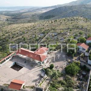 Trogir, Plano, građevinsko zemljište sa pogledom na zaljev