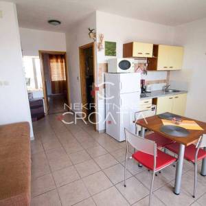 TROGIR, SEGET: kuća sa 6 apartmana! 