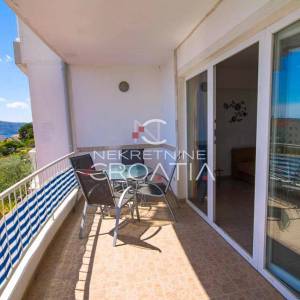 TROGIR, SEGET: kuća sa 6 apartmana! 