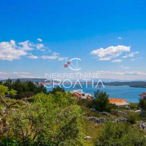 TROGIR, SEGET: kuća sa 6 apartmana! 