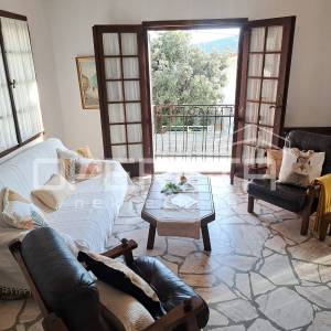 TROGIR, SEGET VRANJICA, VILA SA 3 APARTMANA