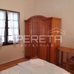 TROGIR, SEGET VRANJICA, VILA SA 3 APARTMANA