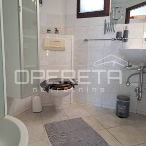TROGIR, SEGET VRANJICA, VILA SA 3 APARTMANA