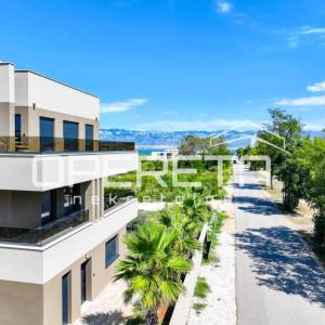 Trosoban stan u novogradnji,110 m2, 300 m od mora, Sabunike, Privlaka
