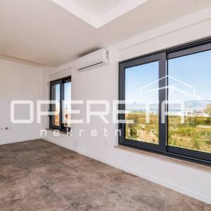 Trosoban stan u novogradnji,110 m2, 300 m od mora, Sabunike, Privlaka