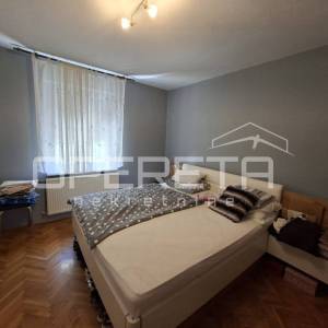 Trosobni stan sa natkrivenom terasom 112 m2, Blatine