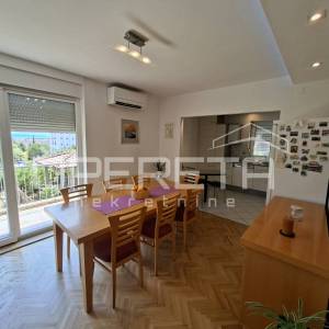 Trosobni stan sa natkrivenom terasom 112 m2, Blatine