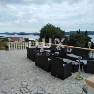 TURANJ - hotel prvi red do mora