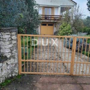 UGLJAN - kuća sa dvije stambene jedinice