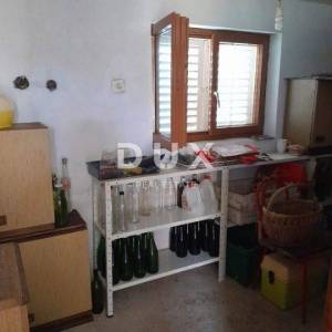 UGLJAN - kuća sa dvije stambene jedinice