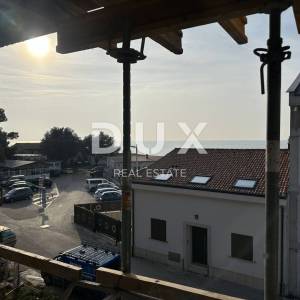 UMAG, CENTAR - Stan u luksuznoj novogradnji, prvi red do mora