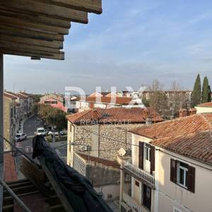 UMAG, CENTAR - Stan u luksuznoj novogradnji, prvi red do mora