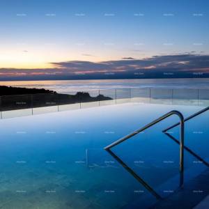 Umag, resort luksuza i ljepote! Prodaja stanova u resortu sa krovnim infinity bazenom od 105m