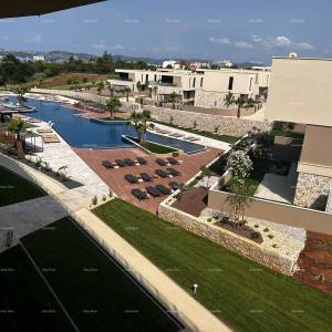 Umag, resort luksuza i ljepote! Prodaja stanova u resortu sa krovnim infinity bazenom od 105m