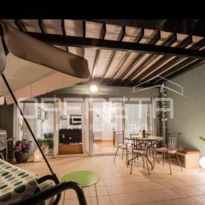 Uređen trosoban stan s privatnim vrtom i terasom, 89 m², prizemlje, Mocire, Zada