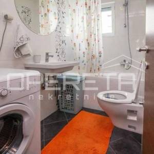 Uređen trosoban stan s privatnim vrtom i terasom, 89 m², prizemlje, Mocire, Zada