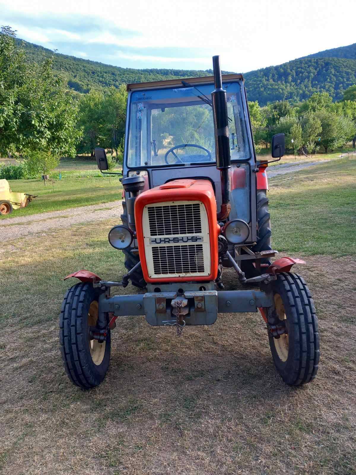 URSUS C 335
