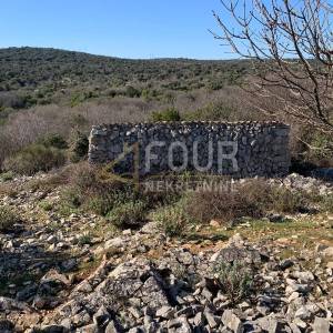 Ustrine, poljoprivredno zemljište 4.600m2